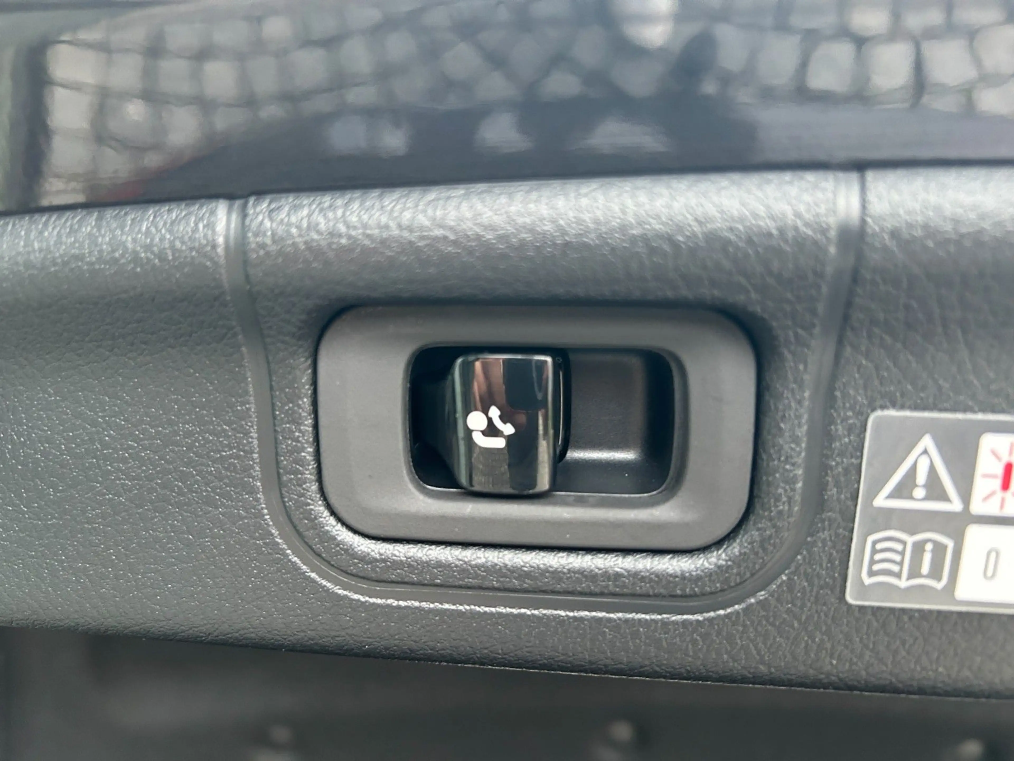 Mercedes-Benz C 180 AMG Line, AHK, LED, 360, 19ZOLL, Distro — photo 16