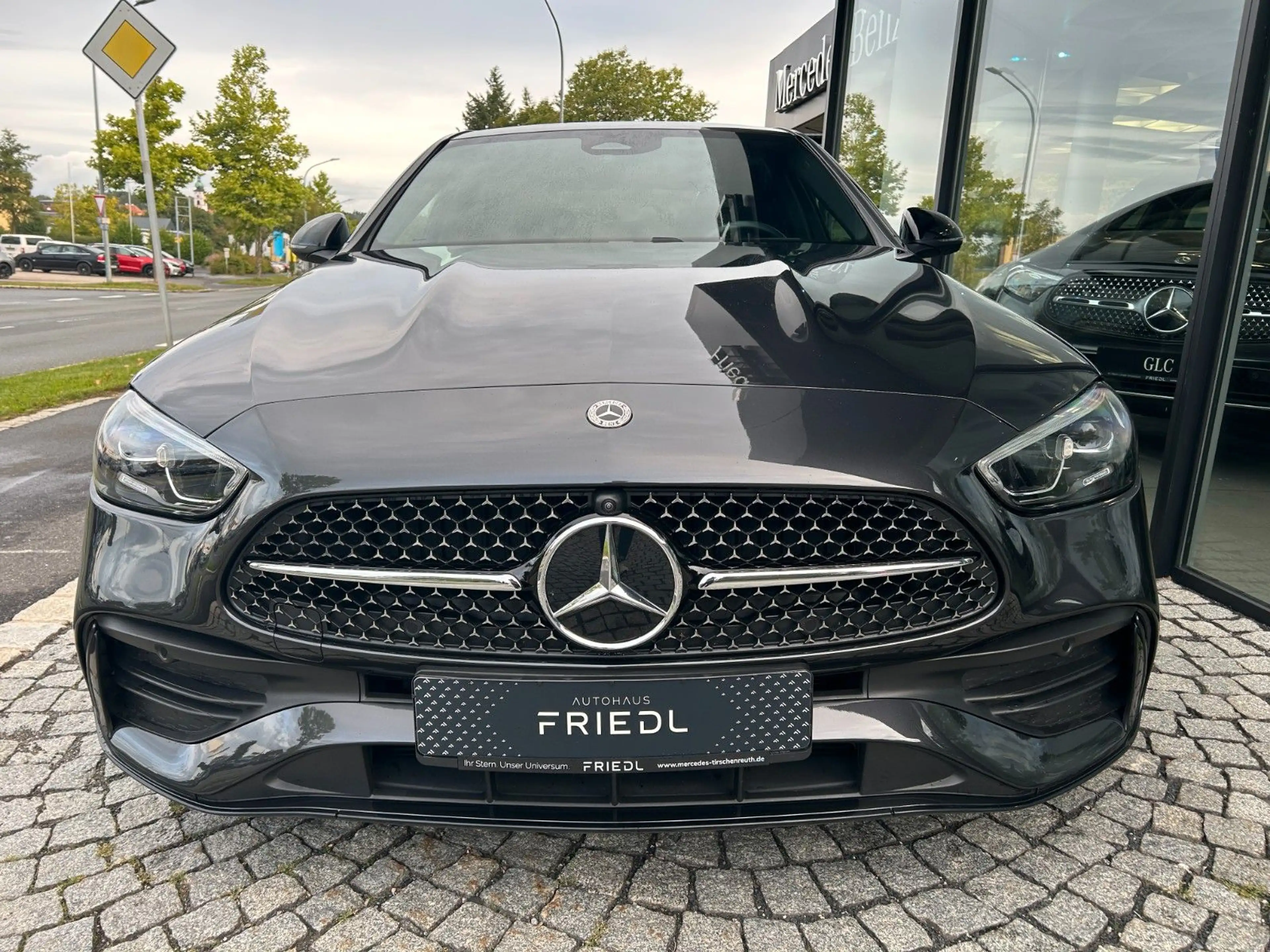 Mercedes-Benz C 180 AMG Line, AHK, LED, 360, 19ZOLL, Distro — photo 7
