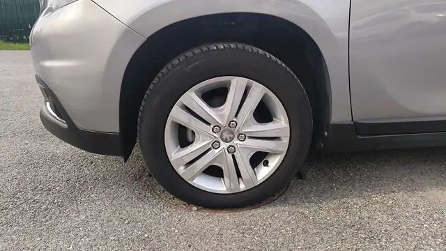 Peugeot 2008 view 18