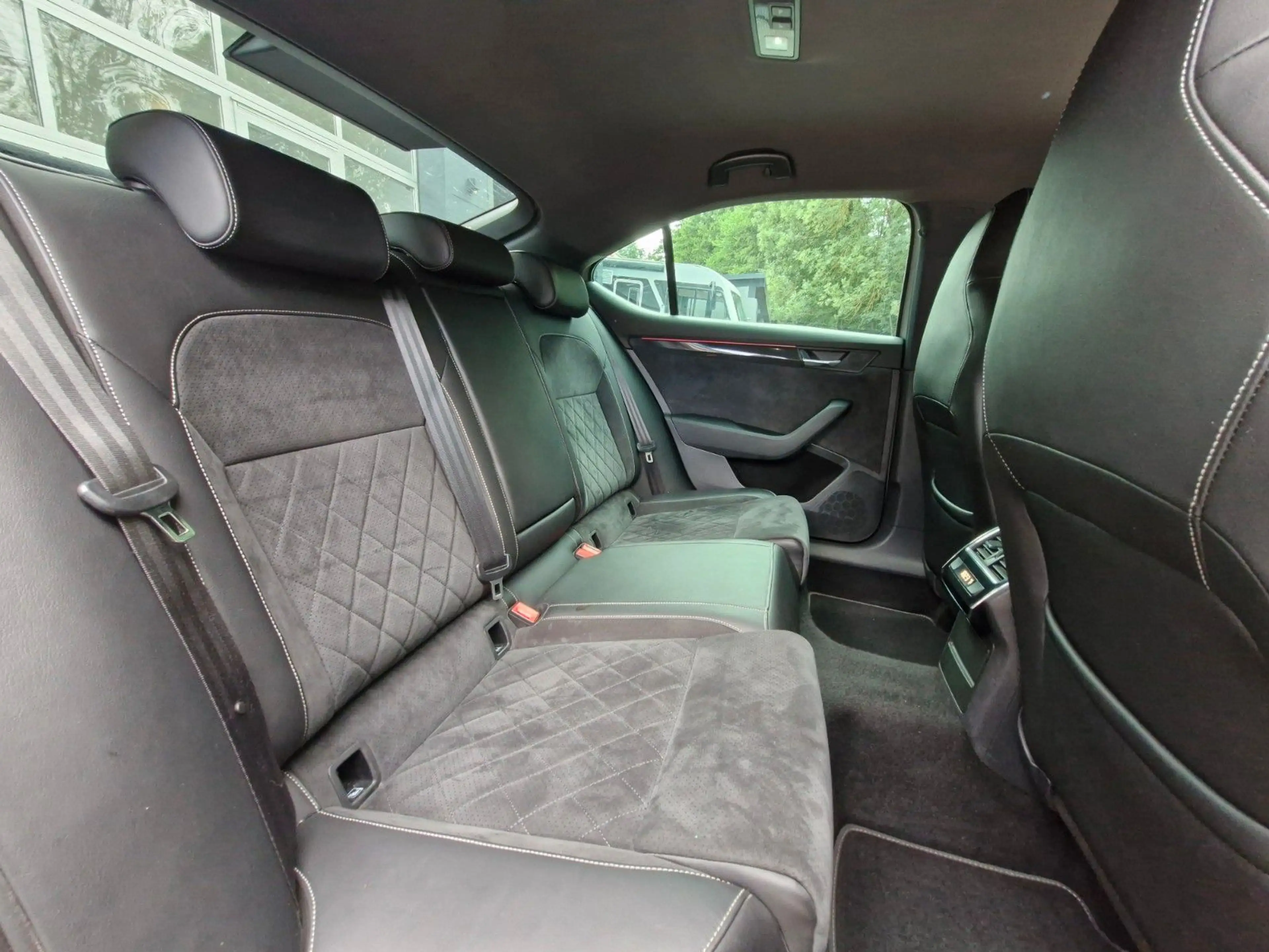 Skoda Superb Lim. Sportline 1.Hand Automatik LED Ahk — photo 13