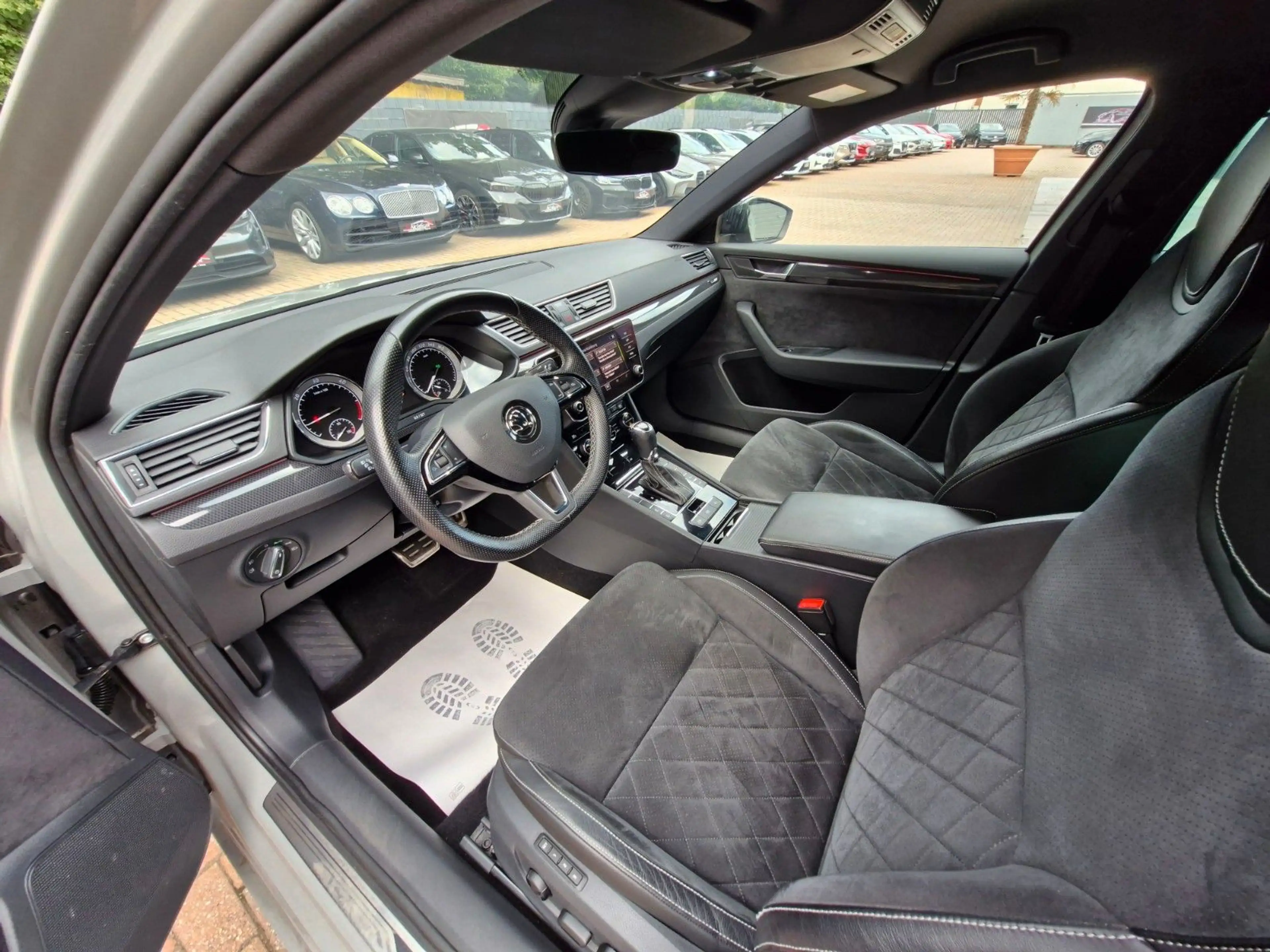 Skoda Superb Lim. Sportline 1.Hand Automatik LED Ahk — photo 9