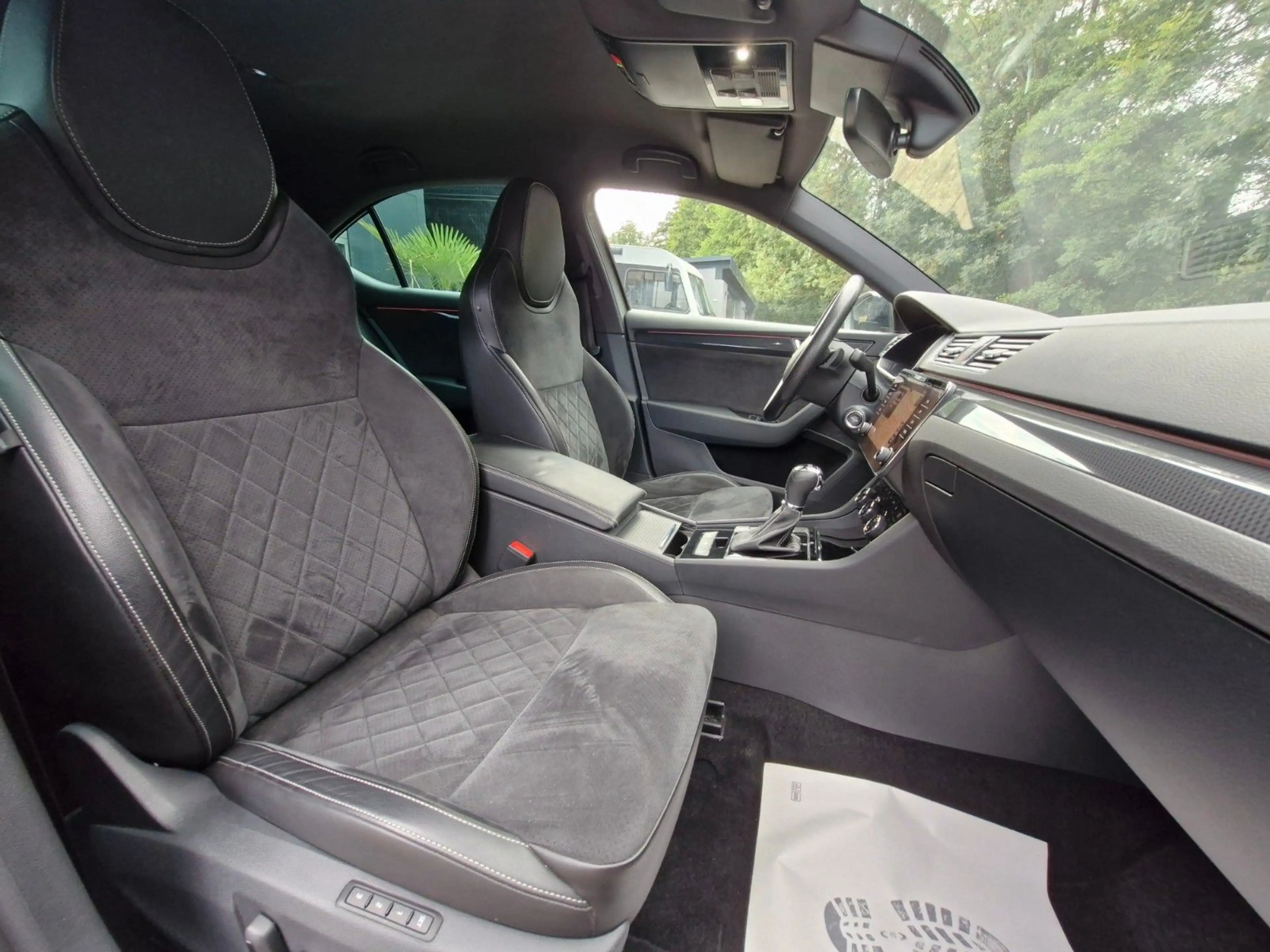 Skoda Superb Lim. Sportline 1.Hand Automatik LED Ahk — photo 12
