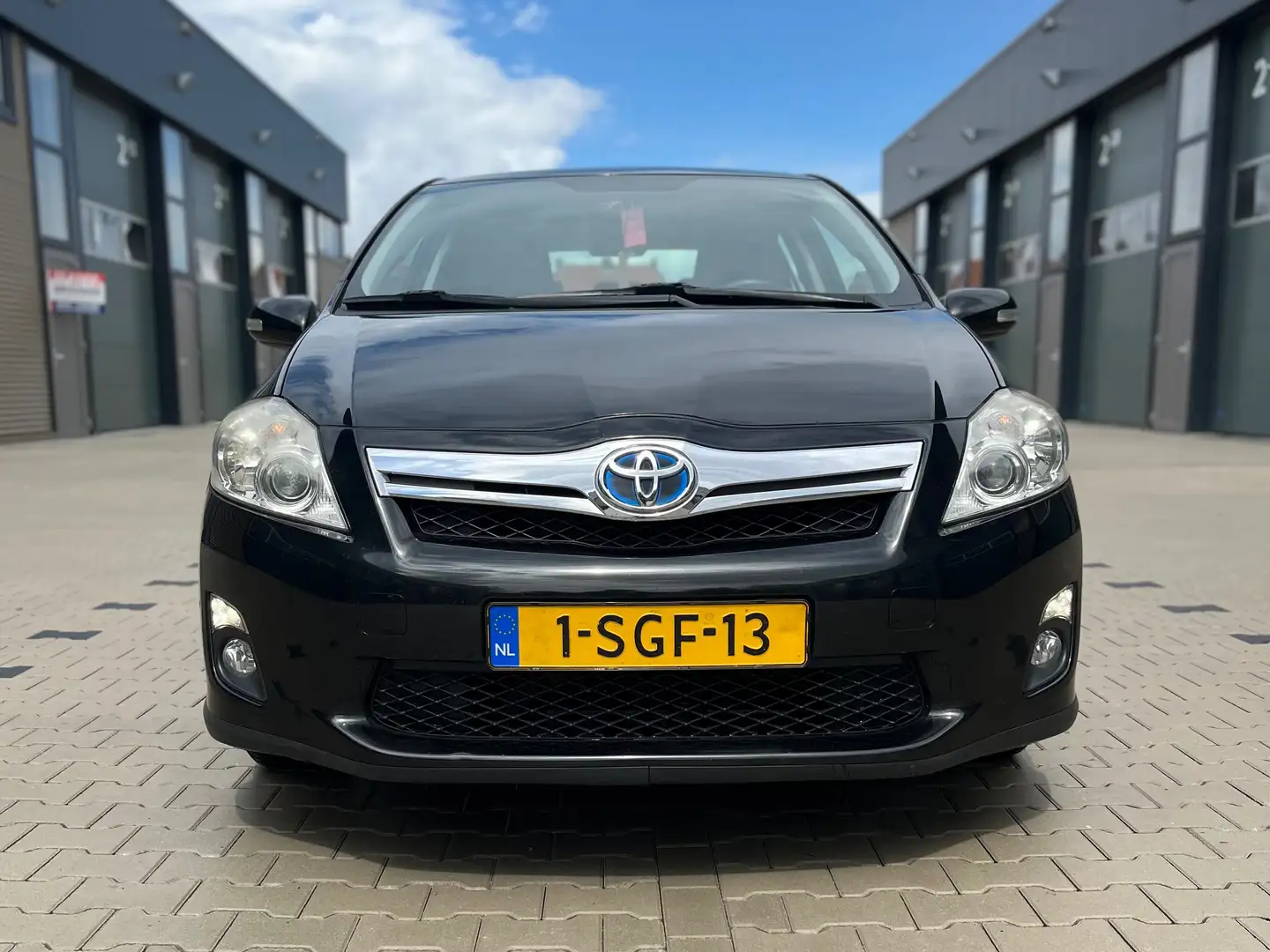 Toyota Auris Auris 1.8 Full Hybrid Lim. Černá - 2