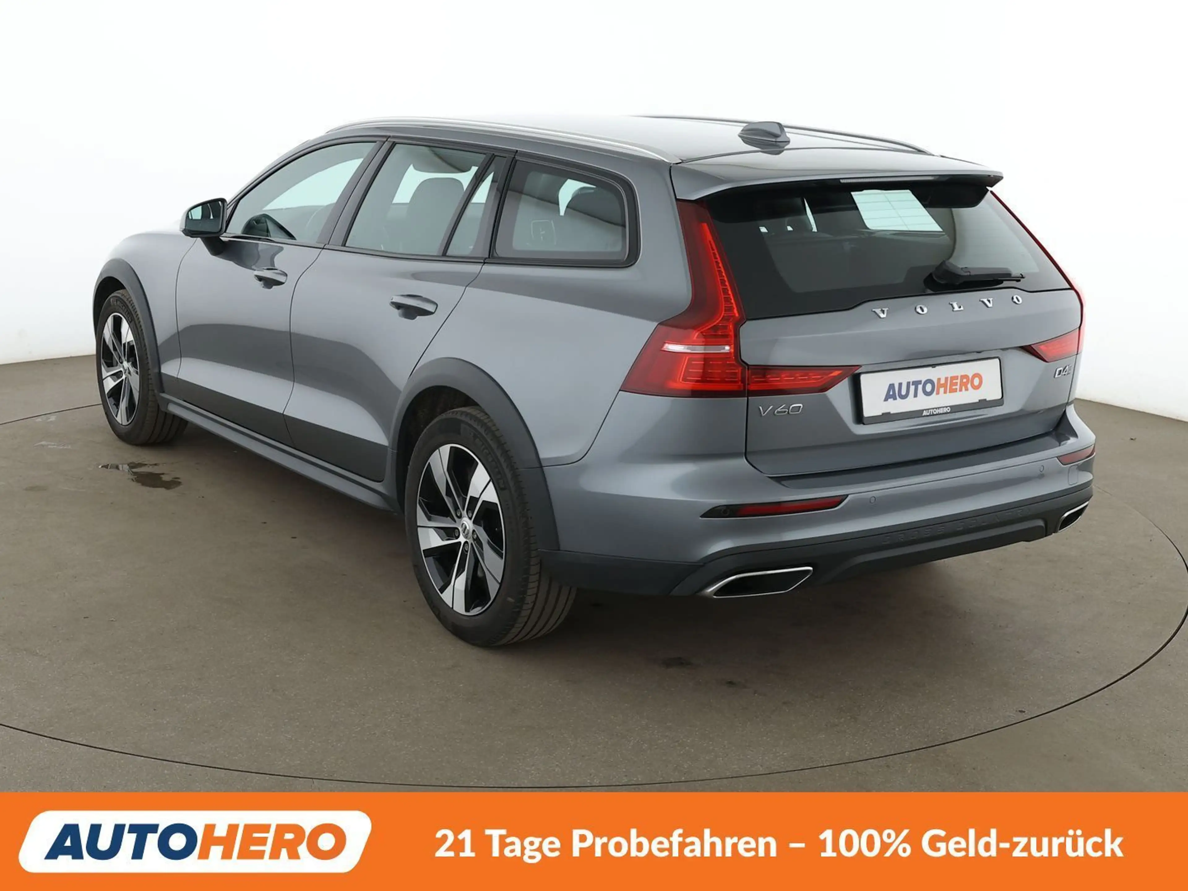 Volvo V60 Cross Country 2.0 D4 AWD Aut.*NAV*LED*TEMP*CAM*PDC*SHZ* — photo 4