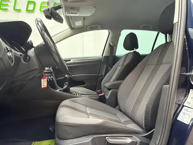 Volkswagen Golf view 12
