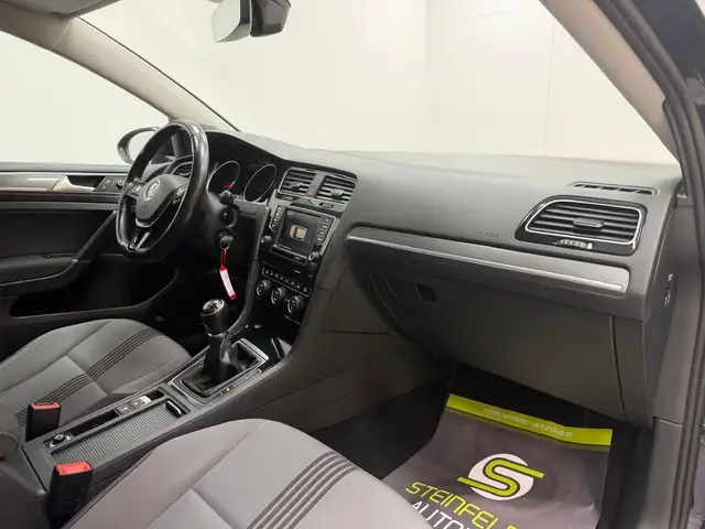 Volkswagen Golf view 11