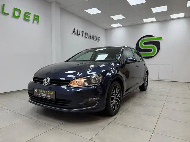 Volkswagen Golf view 3