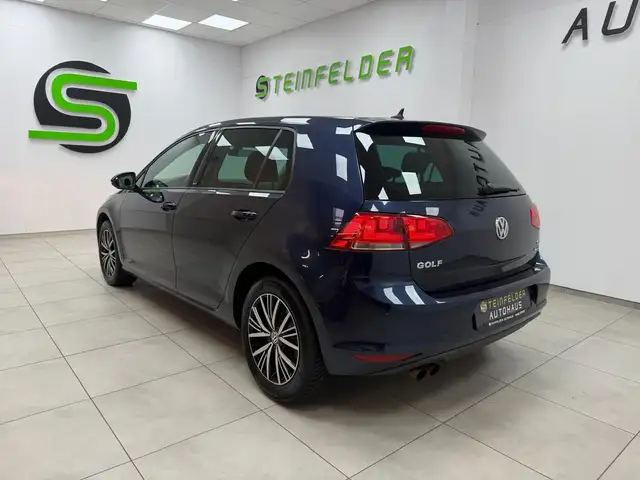 Volkswagen Golf view 6