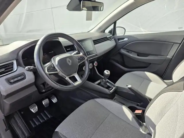 Renault Clio view 9