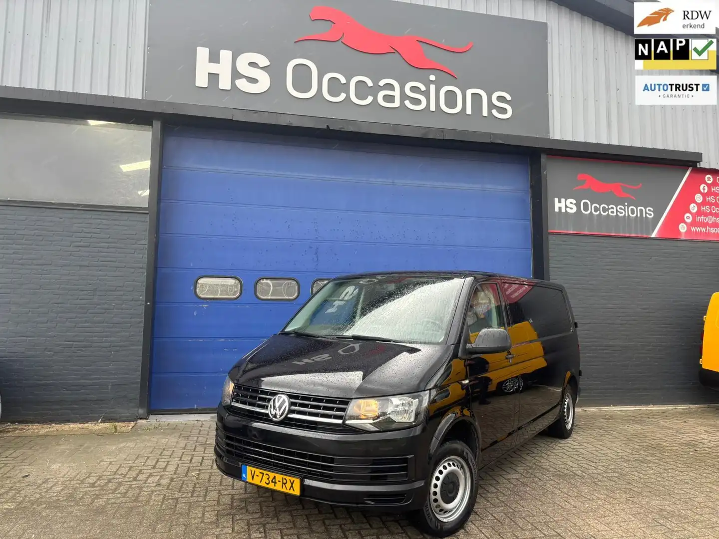 Volkswagen T6 Transporter 2.0 TDI 2017 Airco,multimedia,NAP Zwart - 1