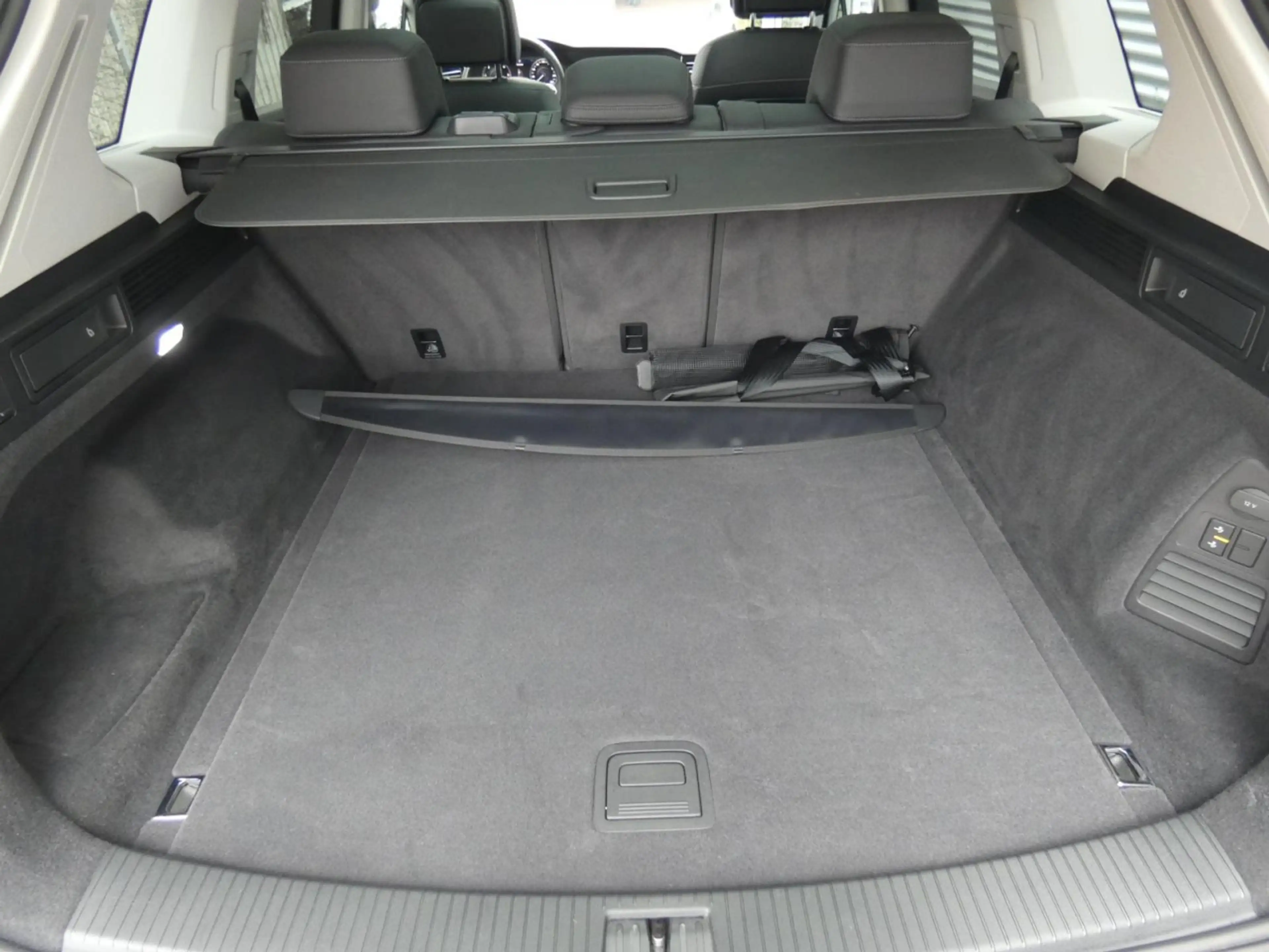 Volkswagen Touareg Touareg Touareg 3.0 TDI 4Motion Automatik LED Navi Leder — photo 8