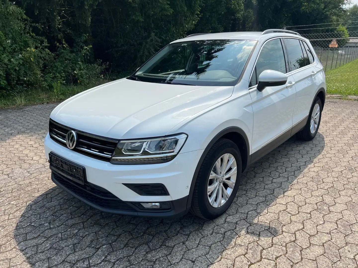 Volkswagen Tiguan Comfortline BMT/Start-Stopp Weiß - 2
