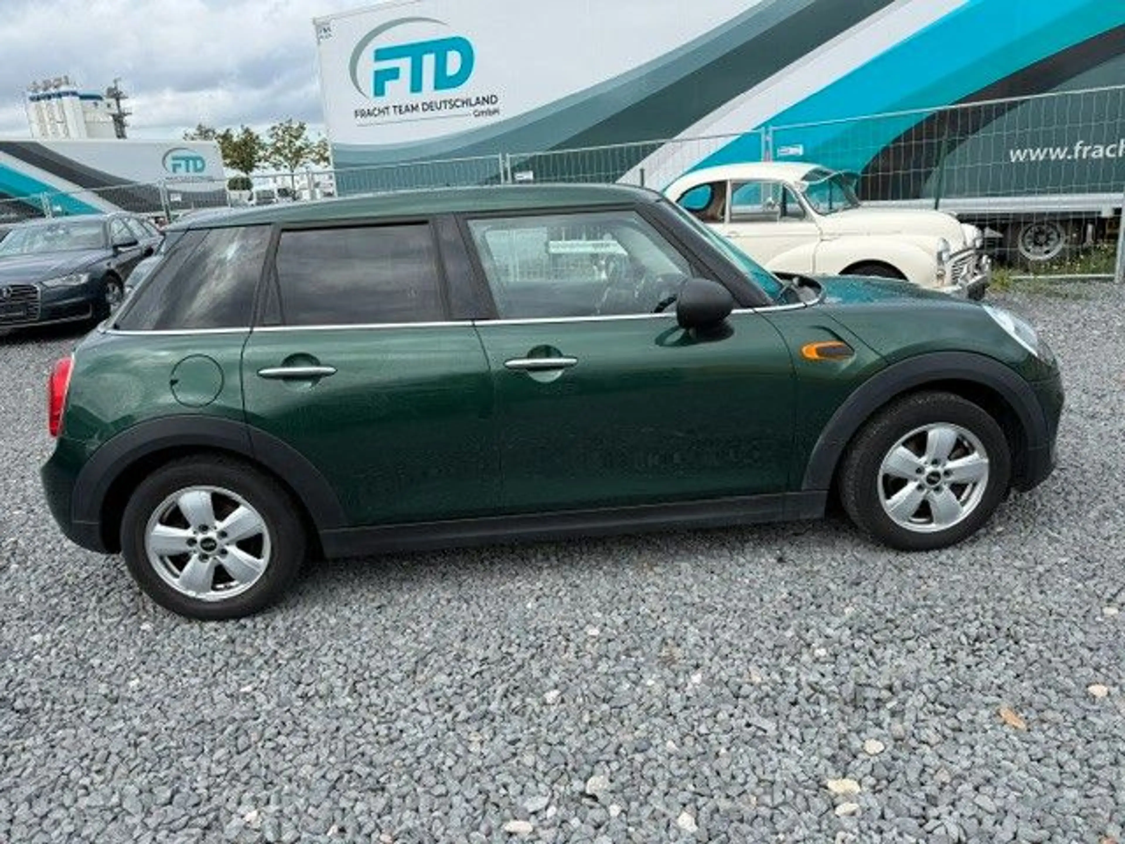 MINI One Mini 5-trg. One Automatik*Navi*PDC*Panorama — photo 7
