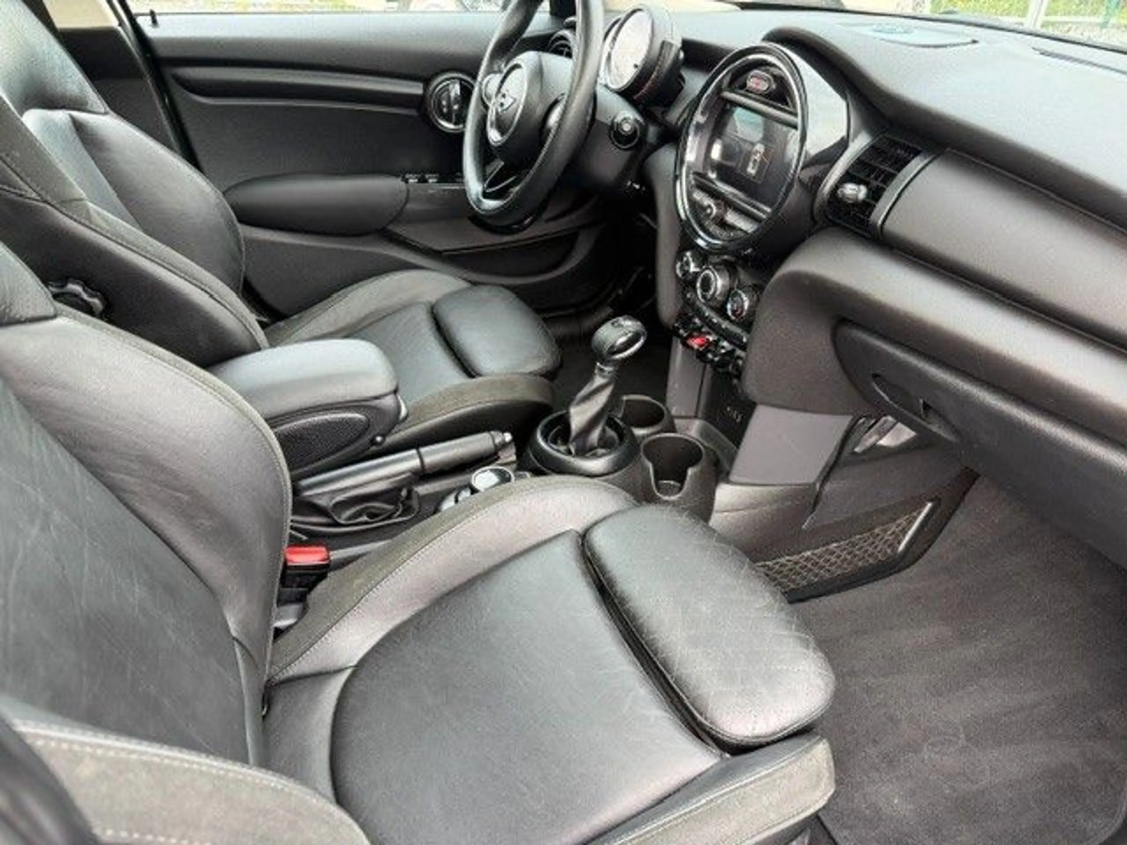 MINI One Mini 5-trg. One Automatik*Navi*PDC*Panorama — photo 12