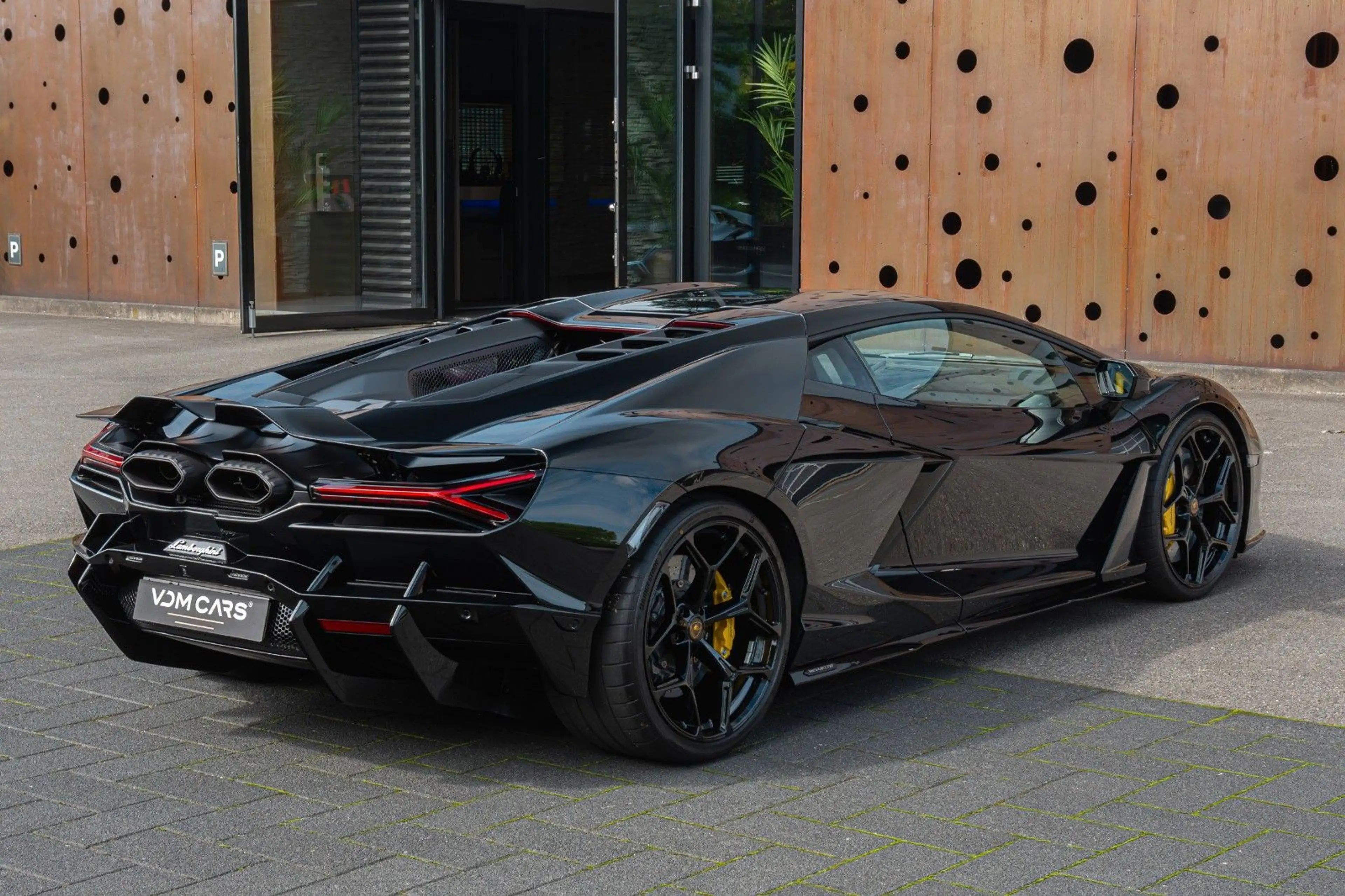 Lamborghini Revuelto 6.5 V12 *NEW CAR *AVAILABLE*BI COLOR — photo 7
