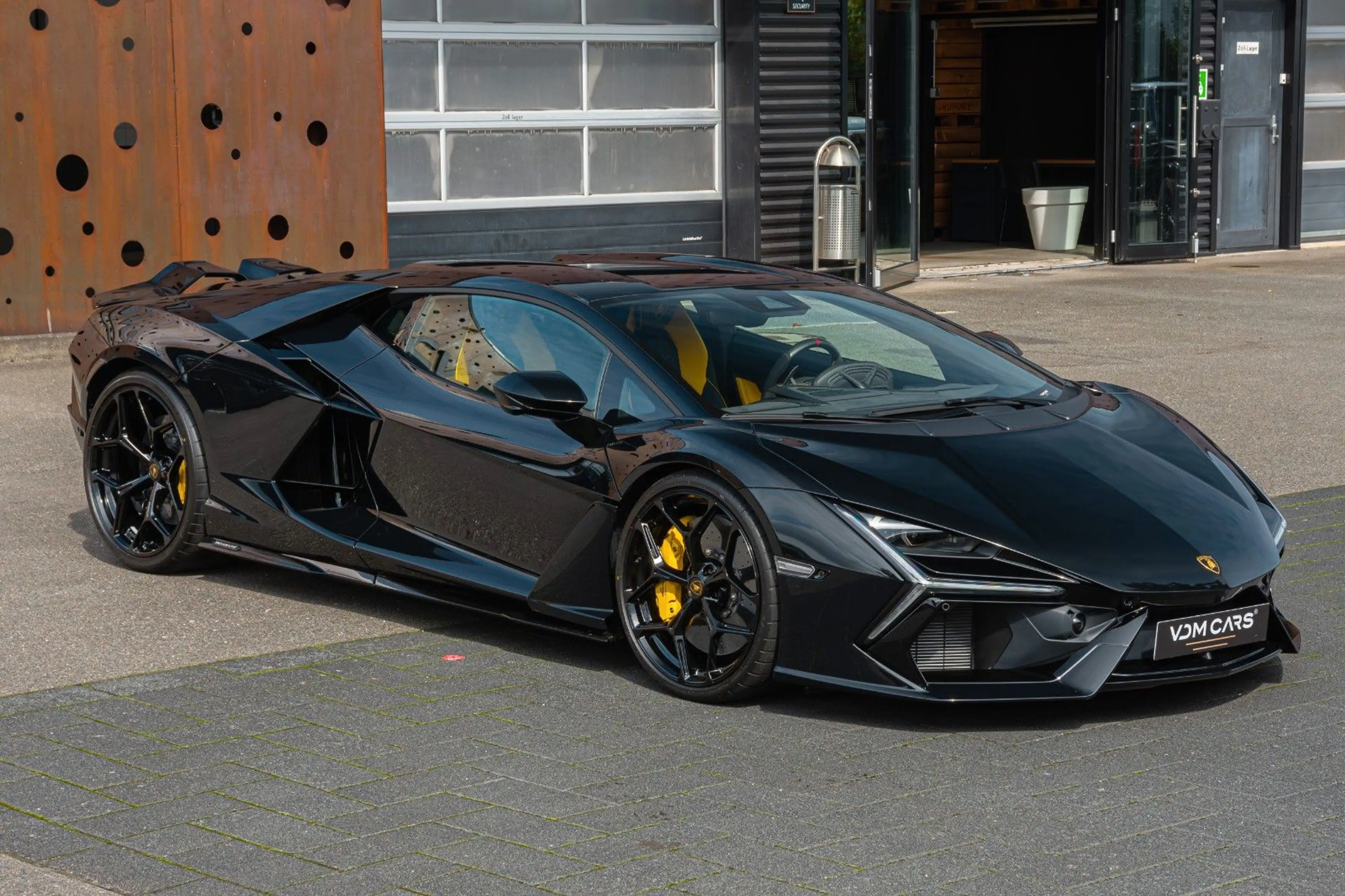 Lamborghini Revuelto 6.5 V12 *NEW CAR *AVAILABLE*BI COLOR — photo 4