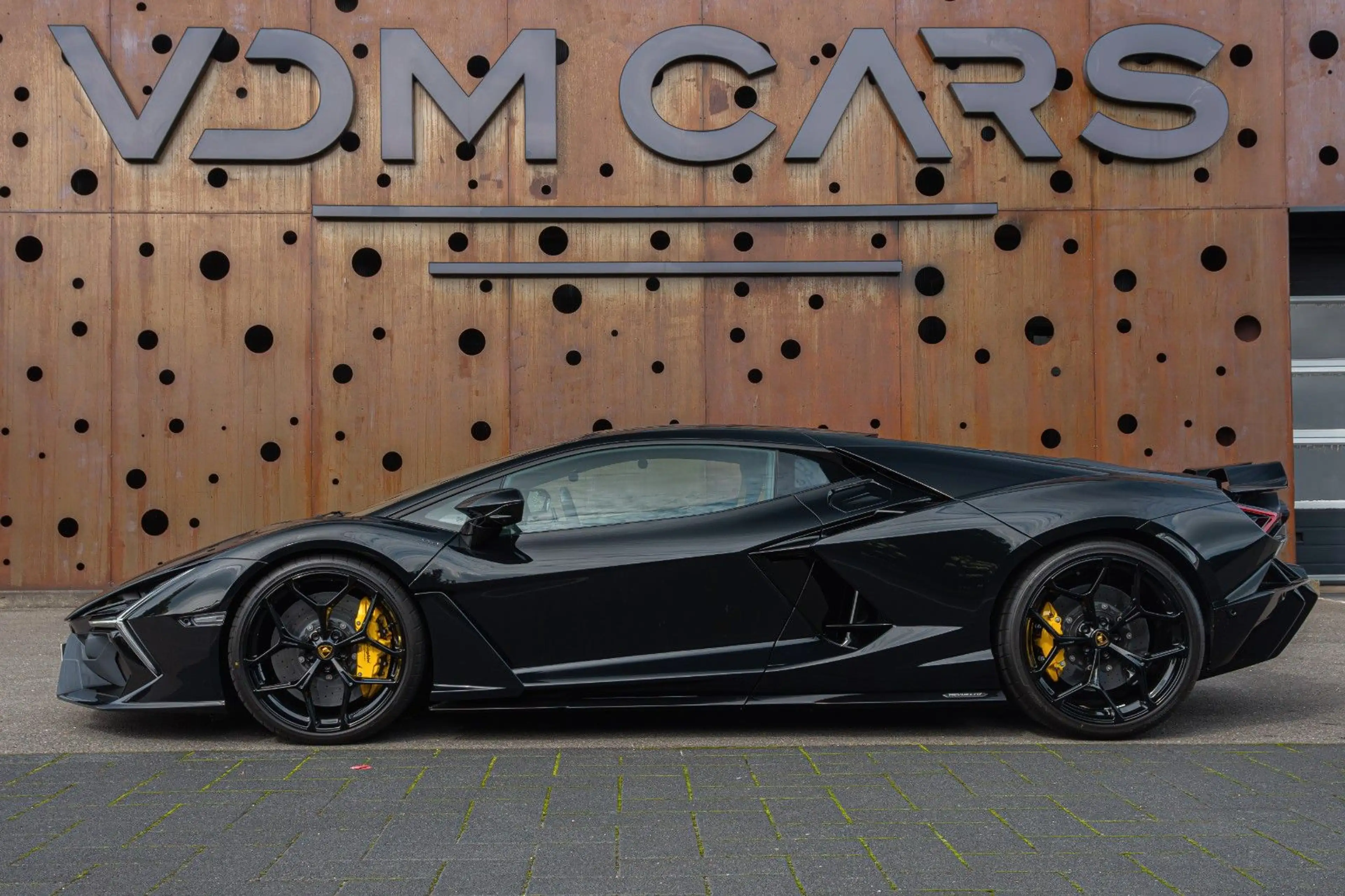 Lamborghini Revuelto 6.5 V12 *NEW CAR *AVAILABLE*BI COLOR — photo 10