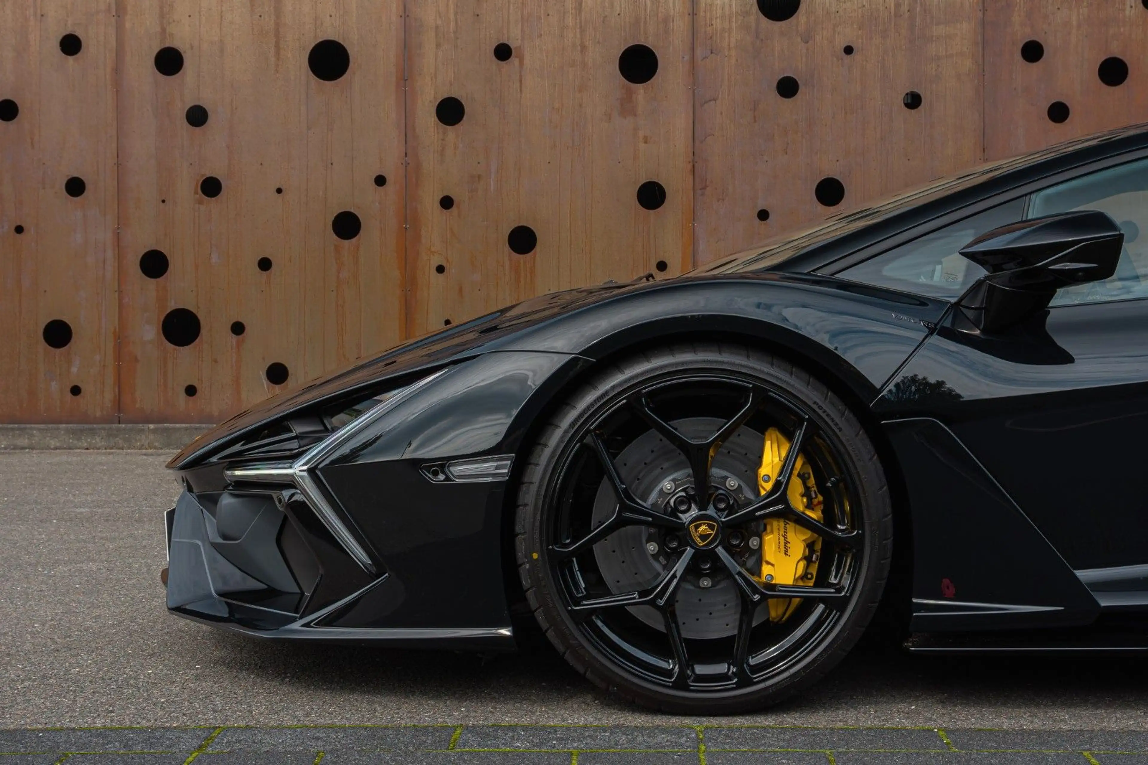 Lamborghini Revuelto 6.5 V12 *NEW CAR *AVAILABLE*BI COLOR — photo 11
