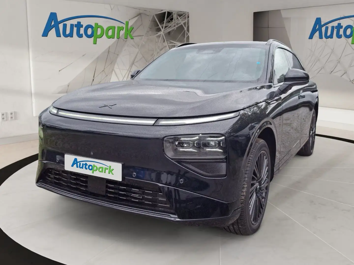 Xpeng G9 AWD Performance Schwarz - 1