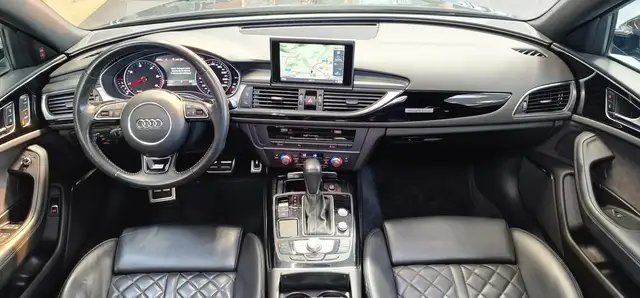 Audi A6 view 11