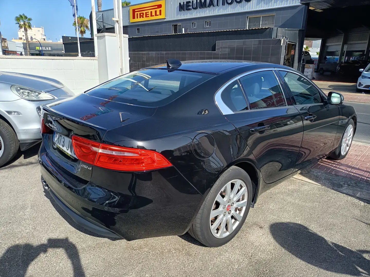 Jaguar XE 2.0 Diesel Prestige 180 Negro - 2