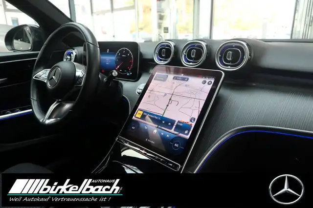 Mercedes-Benz C-Class view 9