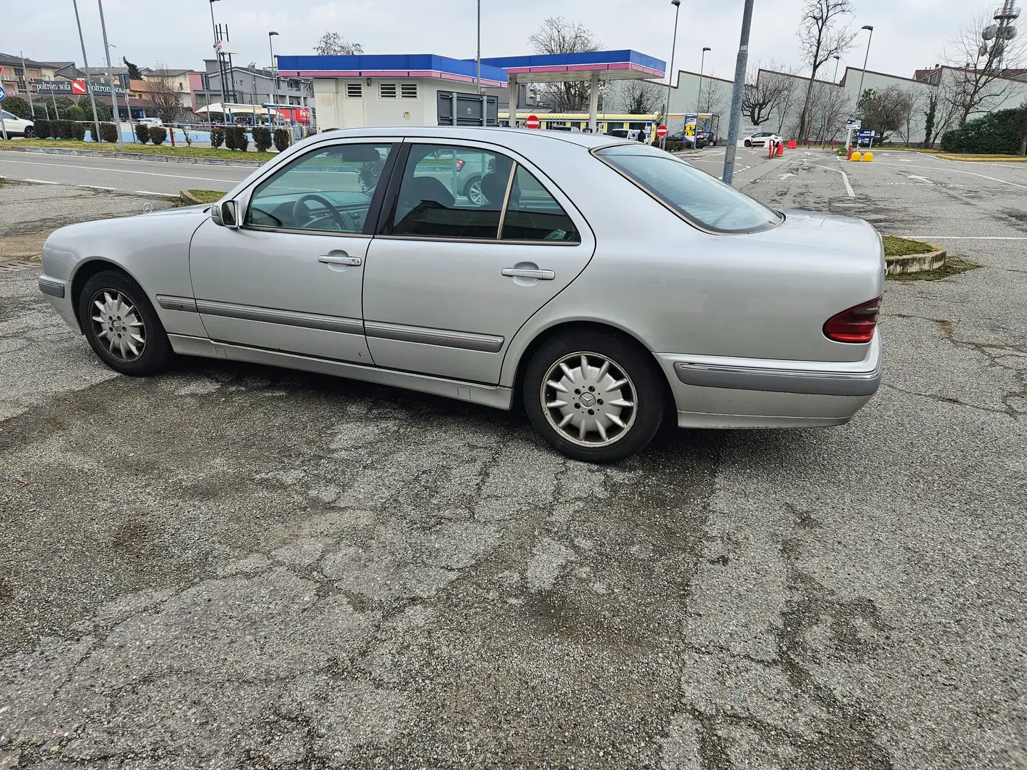 Mercedes-Benz E 220 Classe E - W210 Berlina td cdi Elegance Gris - 2