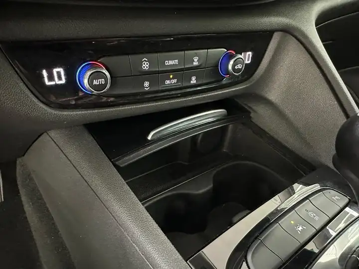 Opel Insignia ST - INNOVATION 1.6 CDTI S/S 2020, foto 9