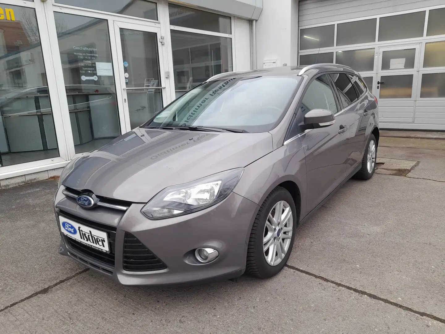 Ford Focus Titanium Braun - 1