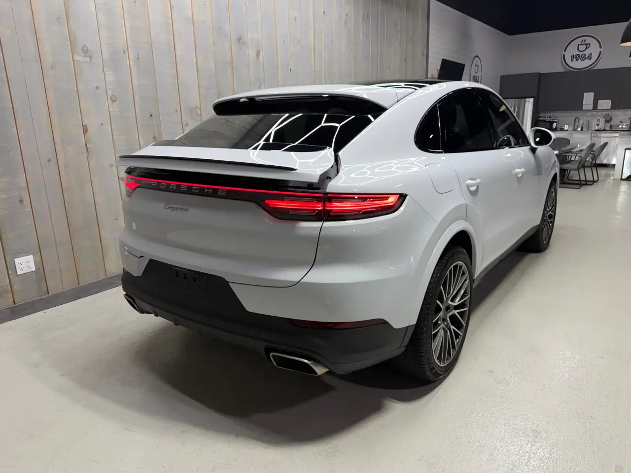 Porsche Cayenne снимка Porsche Cayenne