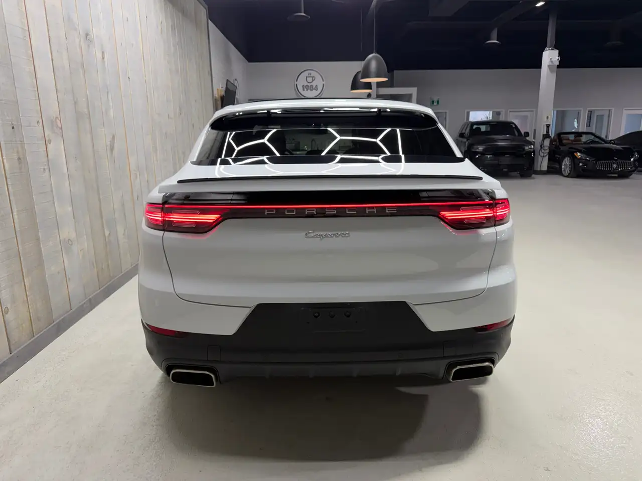 Porsche Cayenne снимка Porsche Cayenne