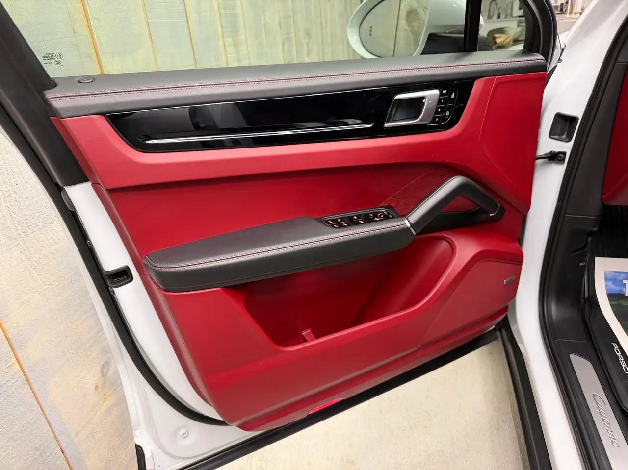 Porsche Cayenne снимка Porsche Cayenne
