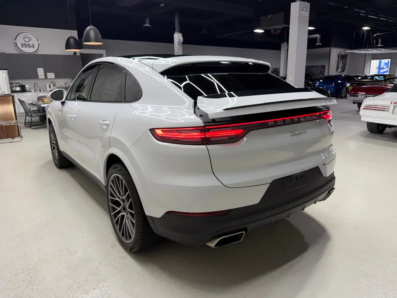 Porsche Cayenne снимка Porsche Cayenne