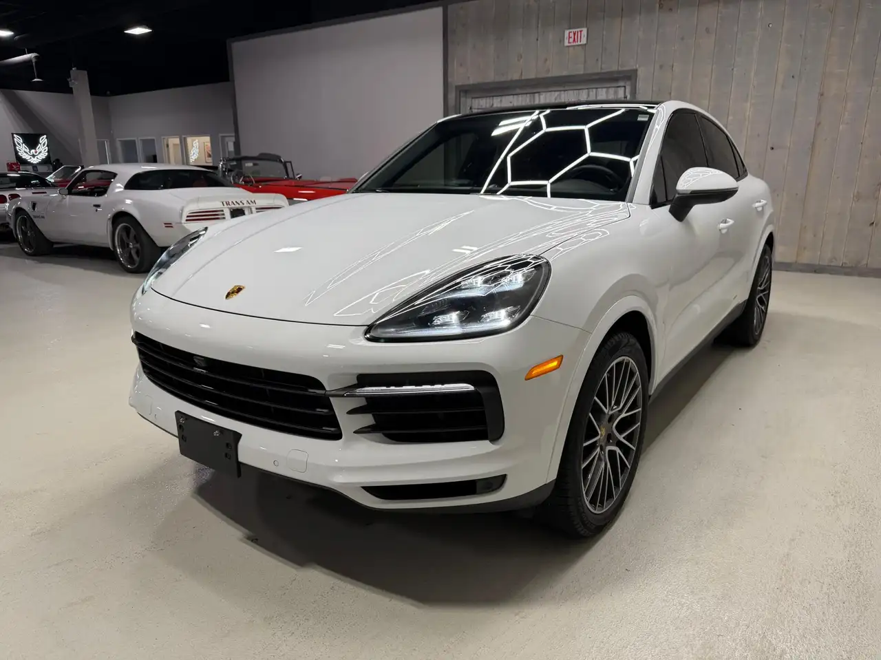 Porsche Cayenne снимка Porsche Cayenne