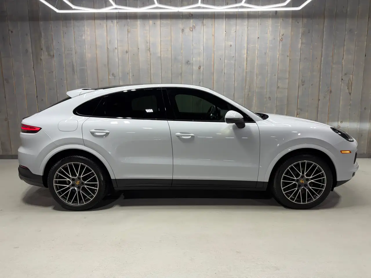 Porsche Cayenne снимка Porsche Cayenne