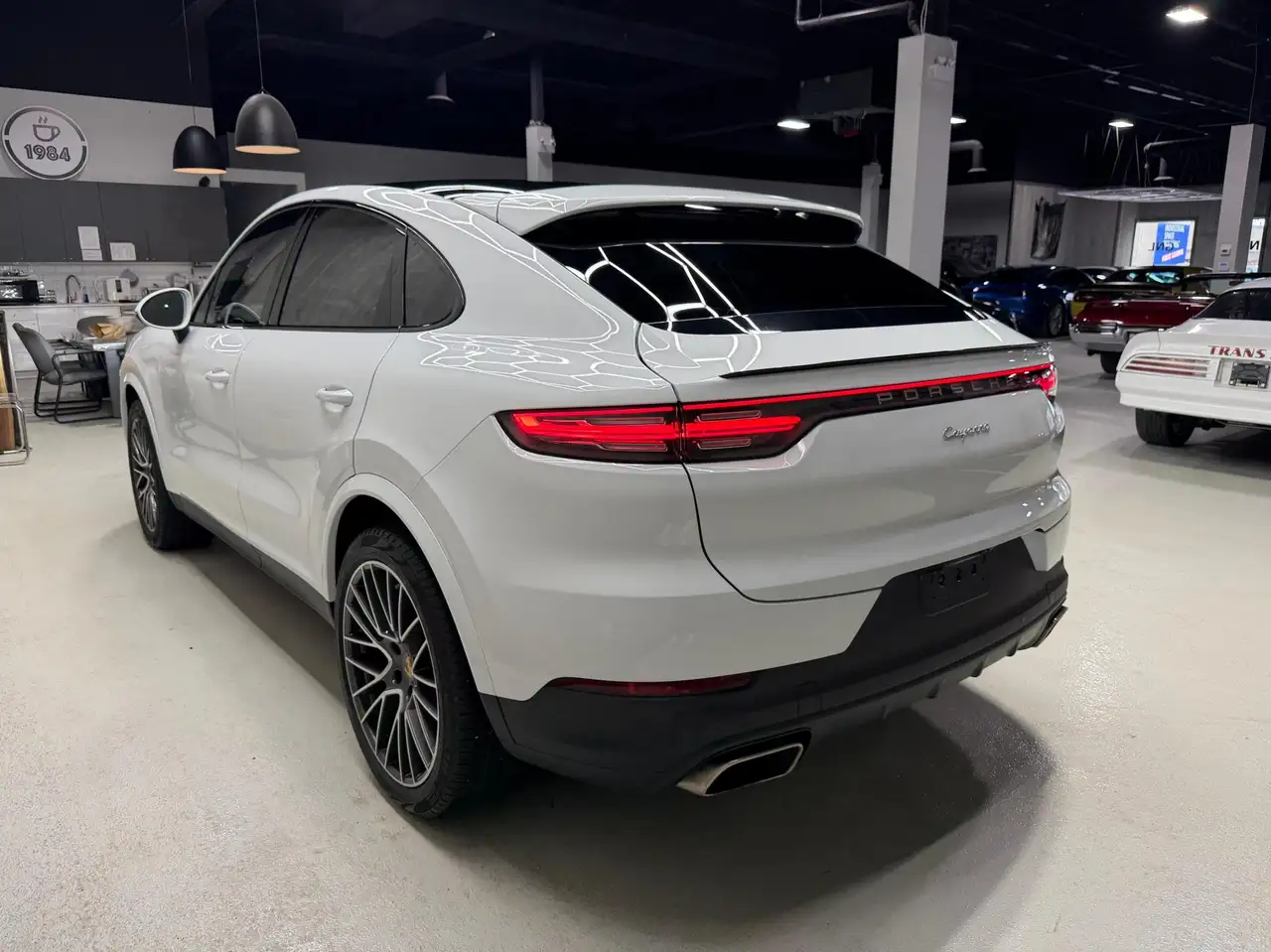 Porsche Cayenne снимка Porsche Cayenne