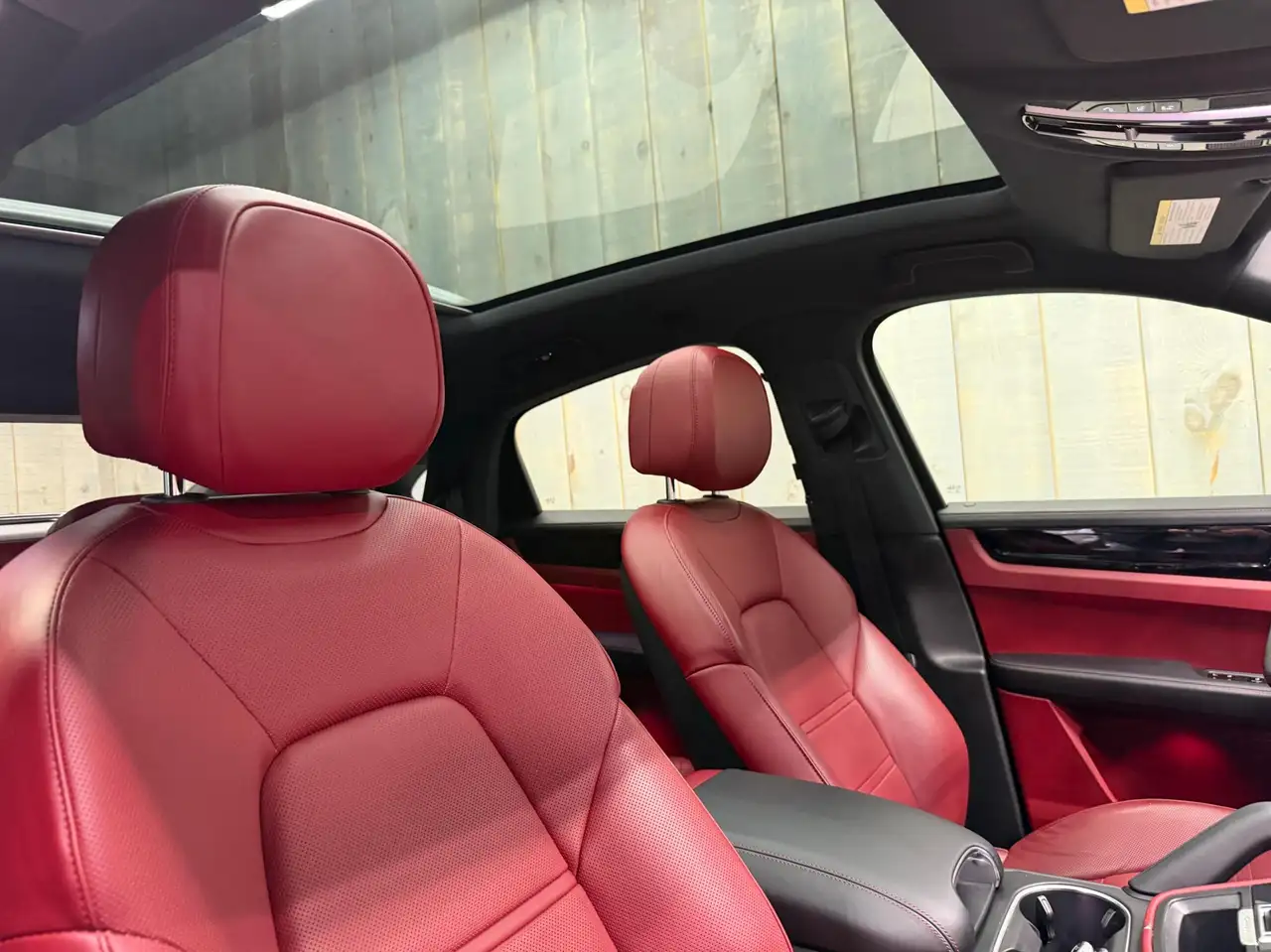 Porsche Cayenne снимка Porsche Cayenne