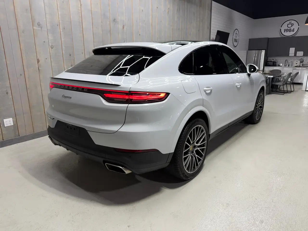 Porsche Cayenne снимка Porsche Cayenne