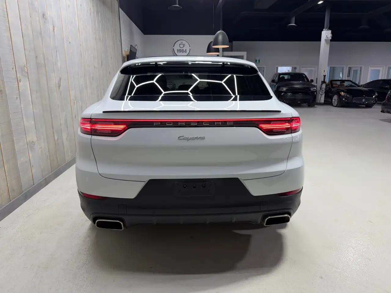 Porsche Cayenne снимка Porsche Cayenne