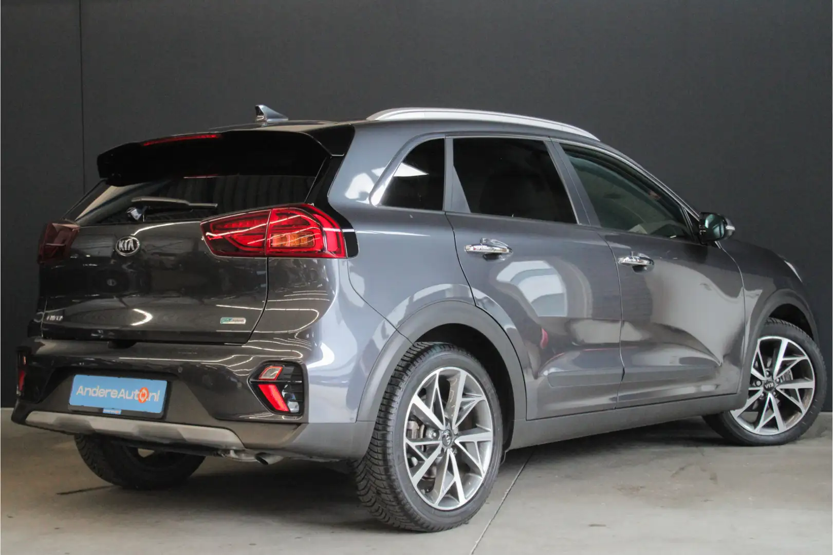 Kia Niro 1.6 GDi Hybrid ExecutiveLine |leder|parkeersensore Grijs - 2