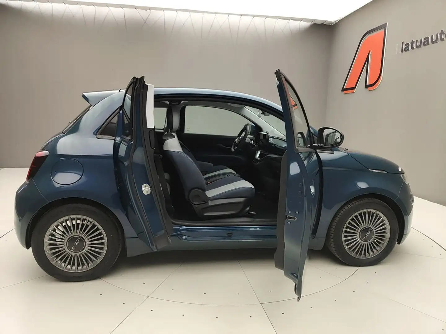 Fiat 500e 500E 3+1 320KM 118CV 42KW ICON+ Gris - 2