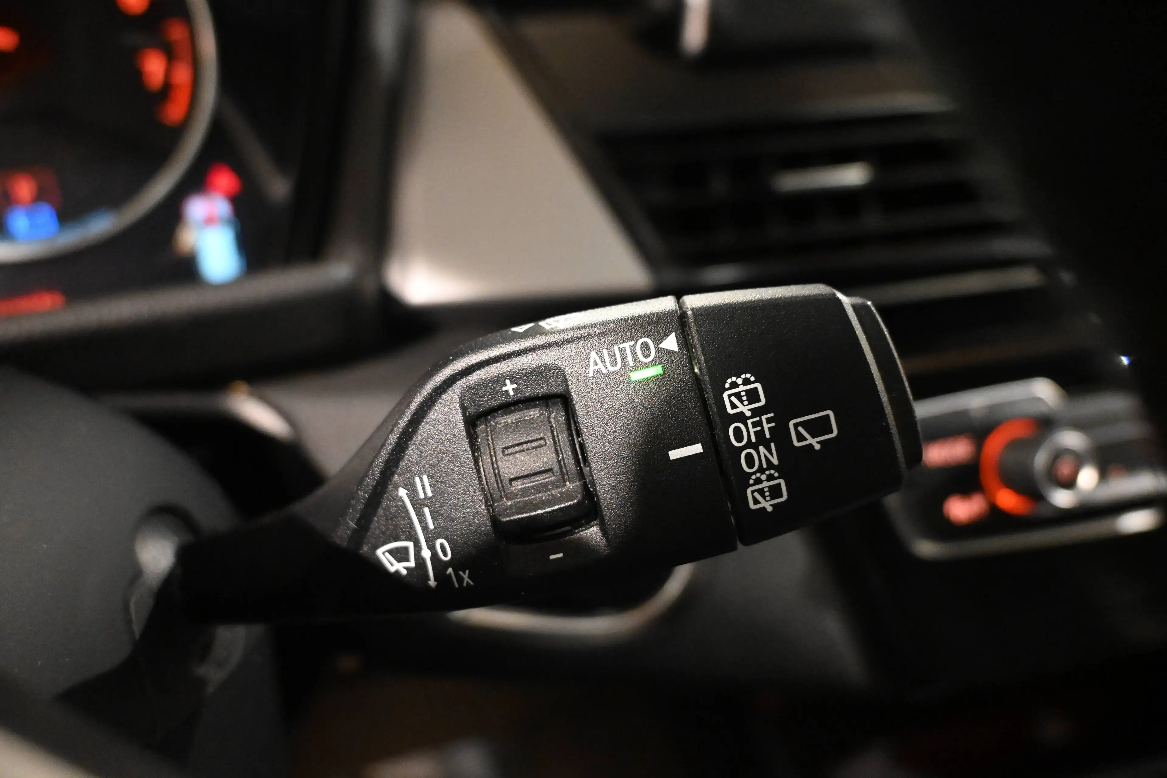 BMW 225 225XEA Active Tourer PHEV / GPS NAVIGATION / BLUETOOTH / PDC / A VOIR !! — photo 11