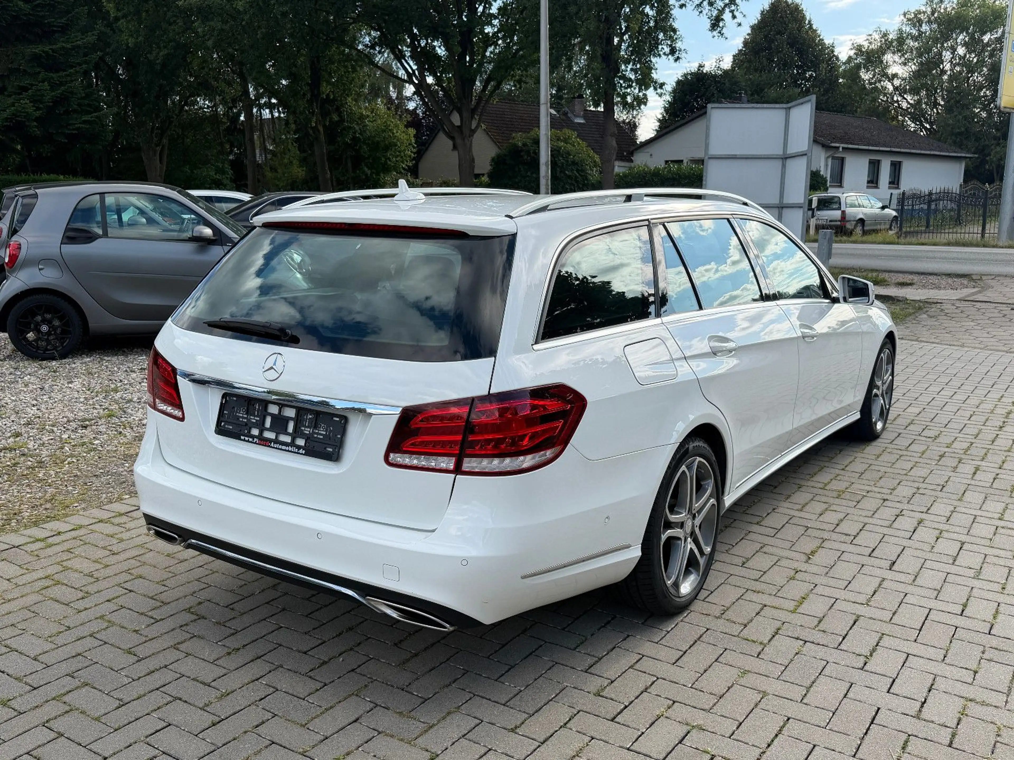 Mercedes-Benz E 250 T/D Avantgarde 4M-LED-NAVI-S.DACH-PDC-ALU — photo 7