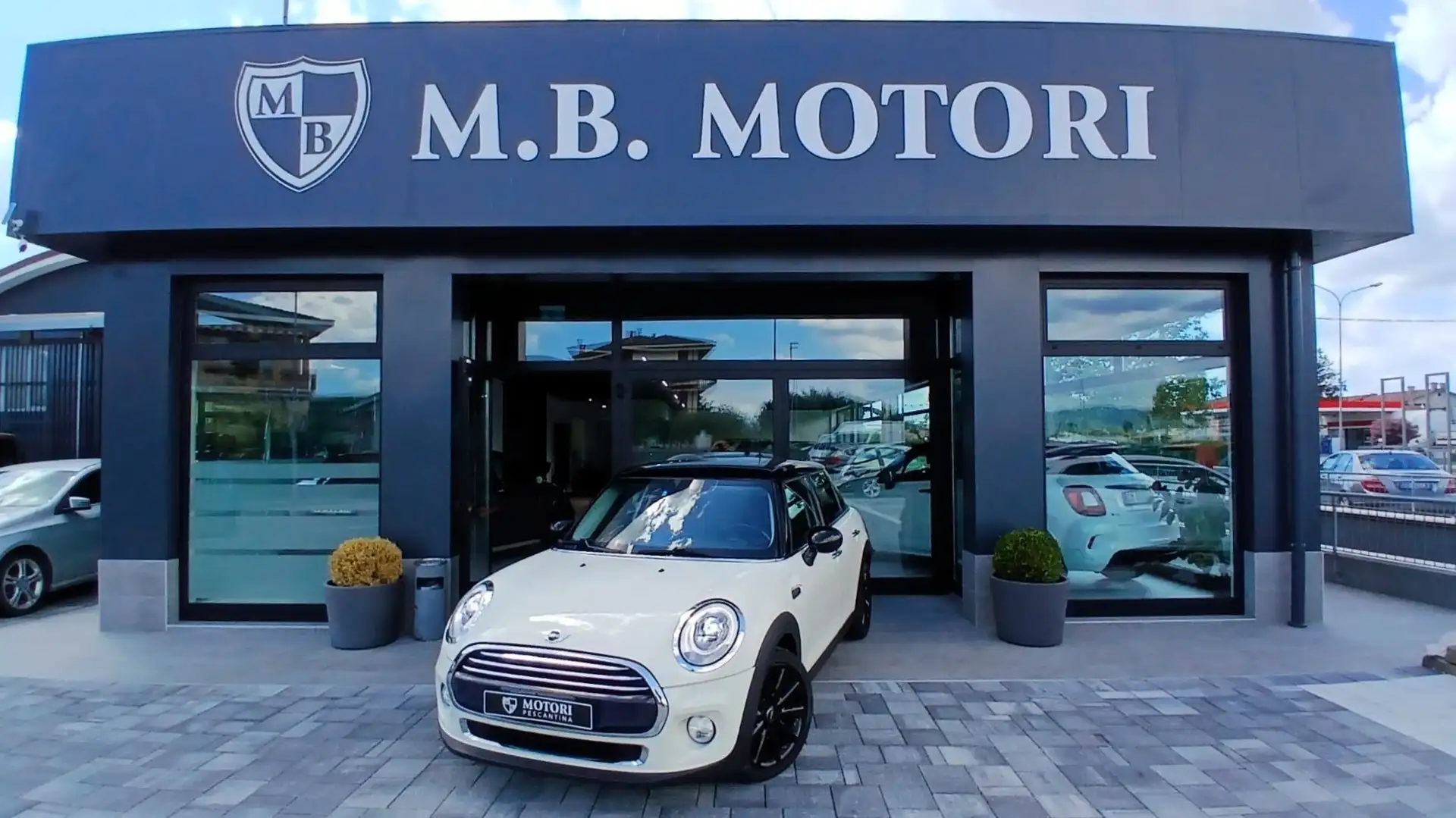 MINI Cooper D BUSINESS 5P Bianco - 1
