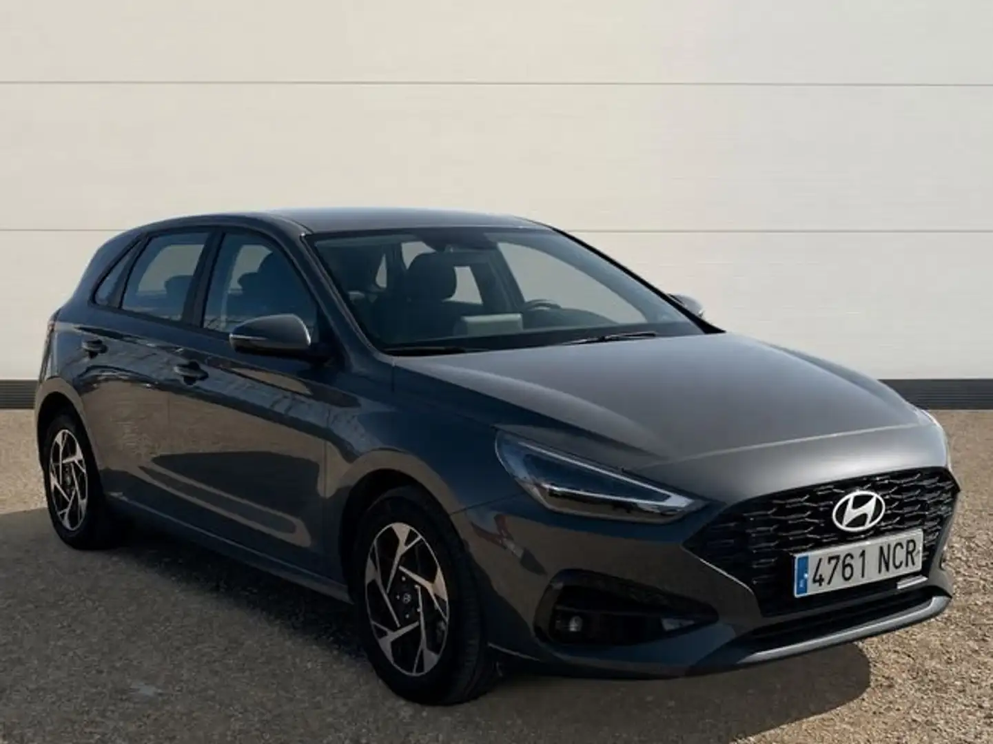 Hyundai i30 1.5 DPI Klass 96 Gris - 1