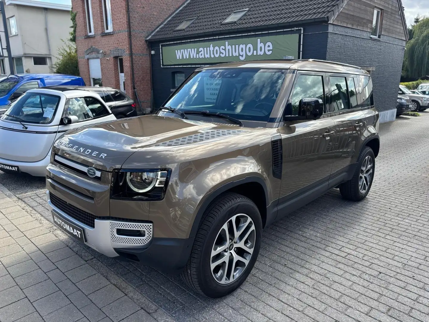 Land Rover Defender Defender 110 D240 HSE 40413€ excl btw Bruin - 1