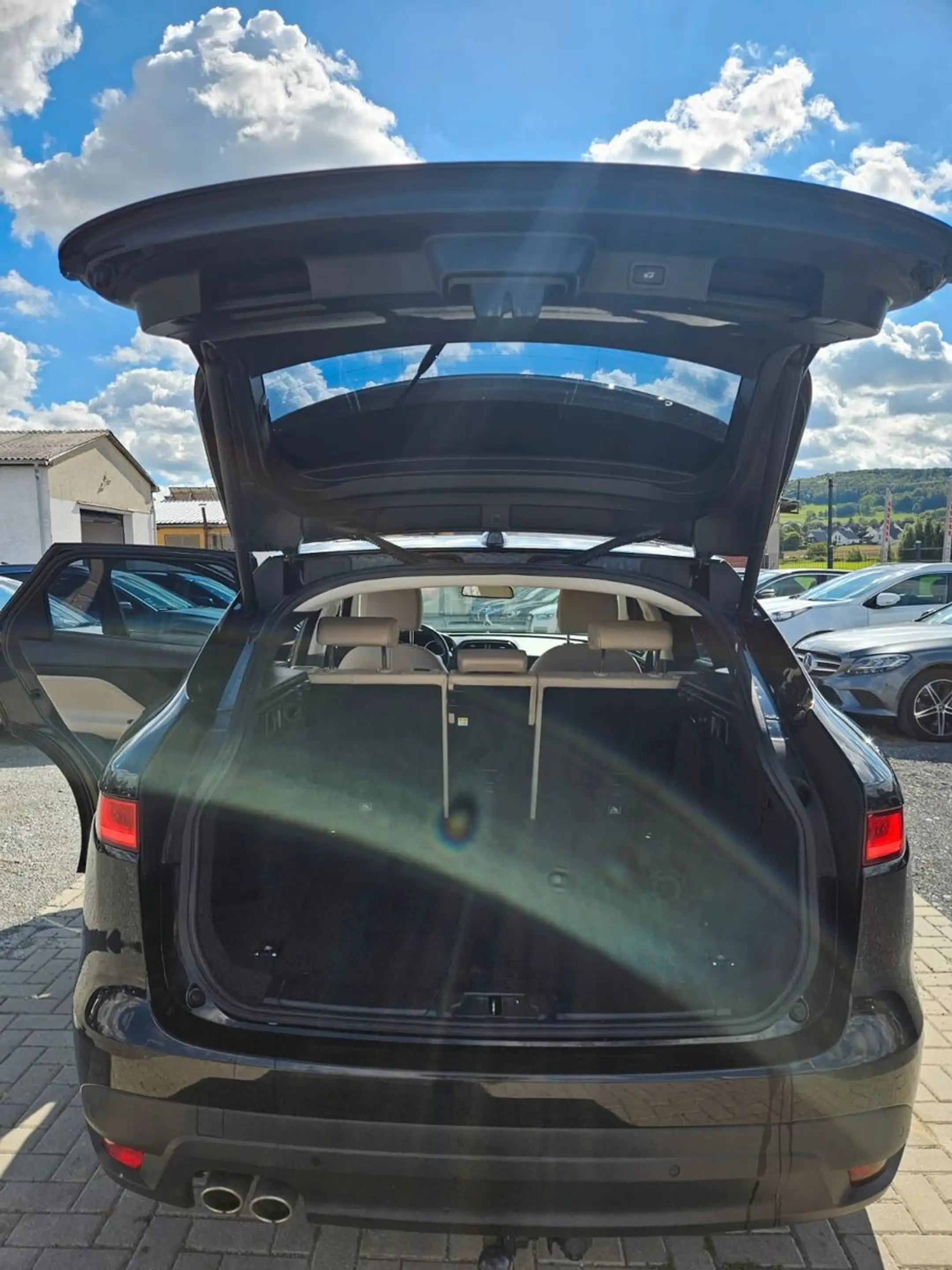 Jaguar F-Pace F-PACE Prestige — photo 10