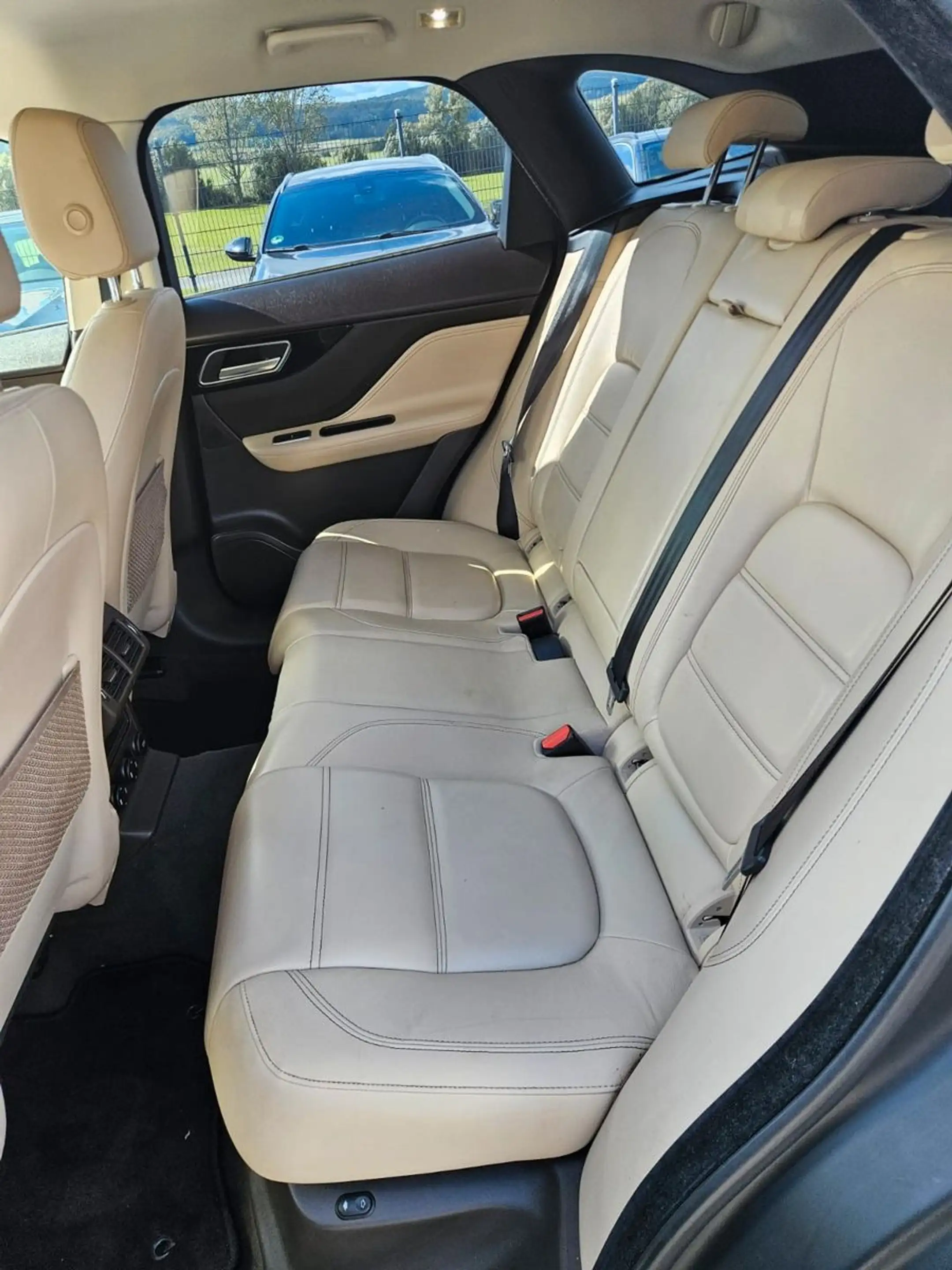 Jaguar F-Pace F-PACE Prestige — photo 9