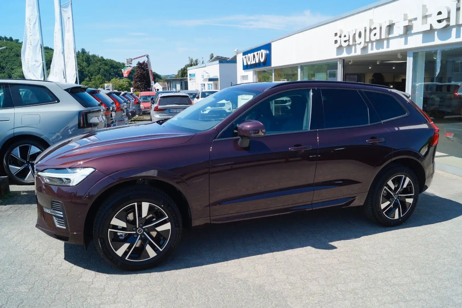 Volvo XC60 B5 Benzin AWD Core Aut/AHK/360/ACC/BLIS/19" Rouge - 2