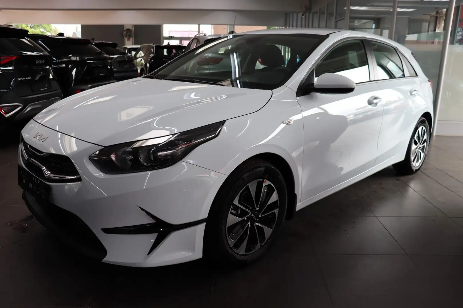 Kia Ceed / cee'd 1.5 T-GDI DCT Navi R.cam SHZ LHZ PDC SOFORT Fehér - 1
